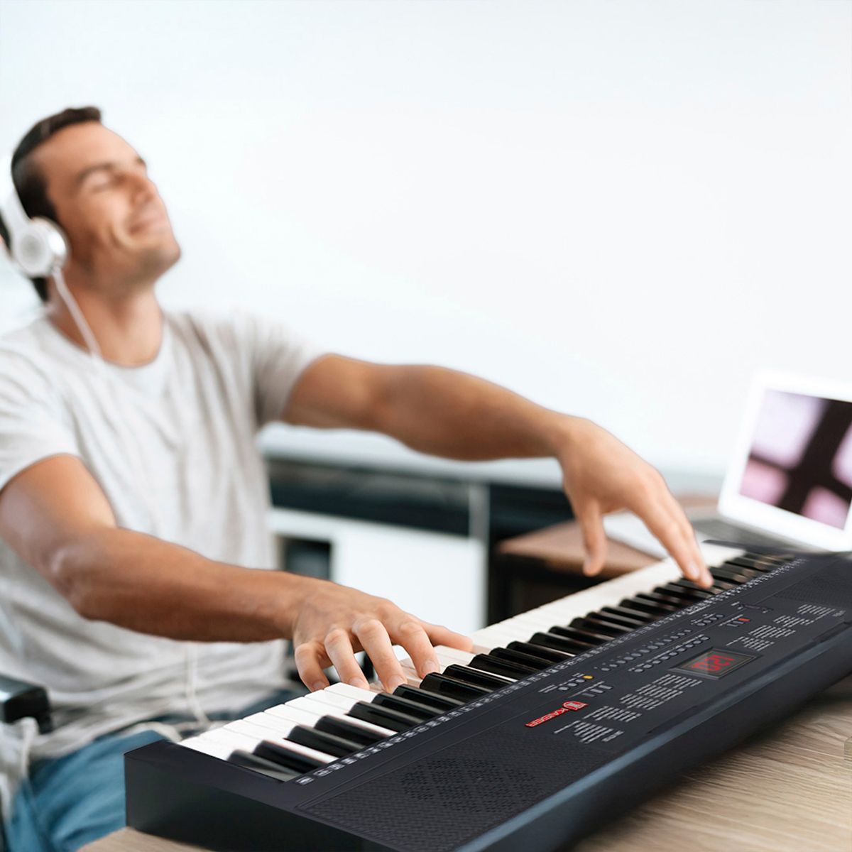 Teclado musical con 61 teclas y 255 ritmos