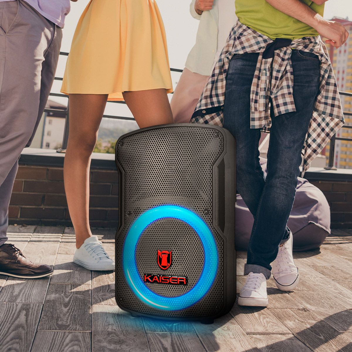 Bafle profesional 15" 26,900 W PMPO con micrófono y tripié